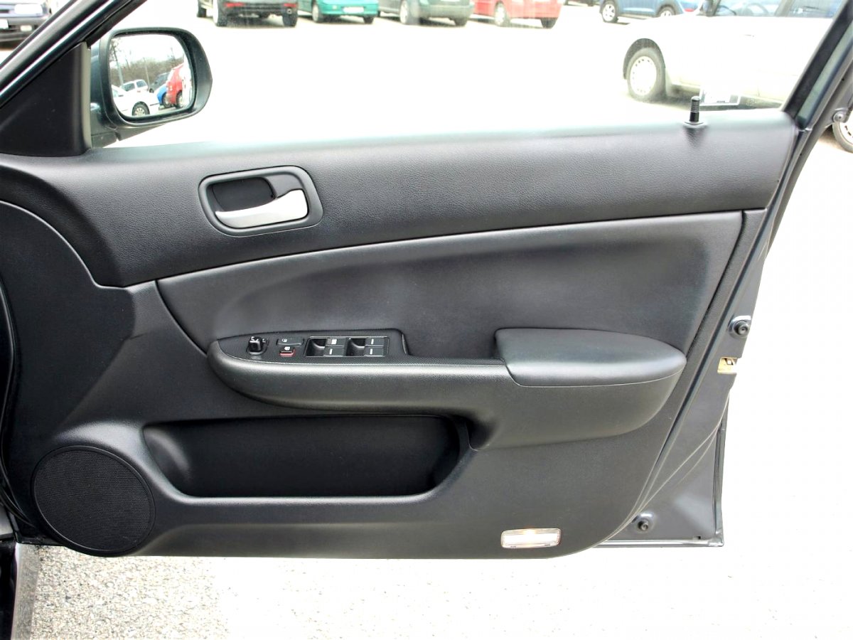 Honda Accord, 2003 - pohled č. 9