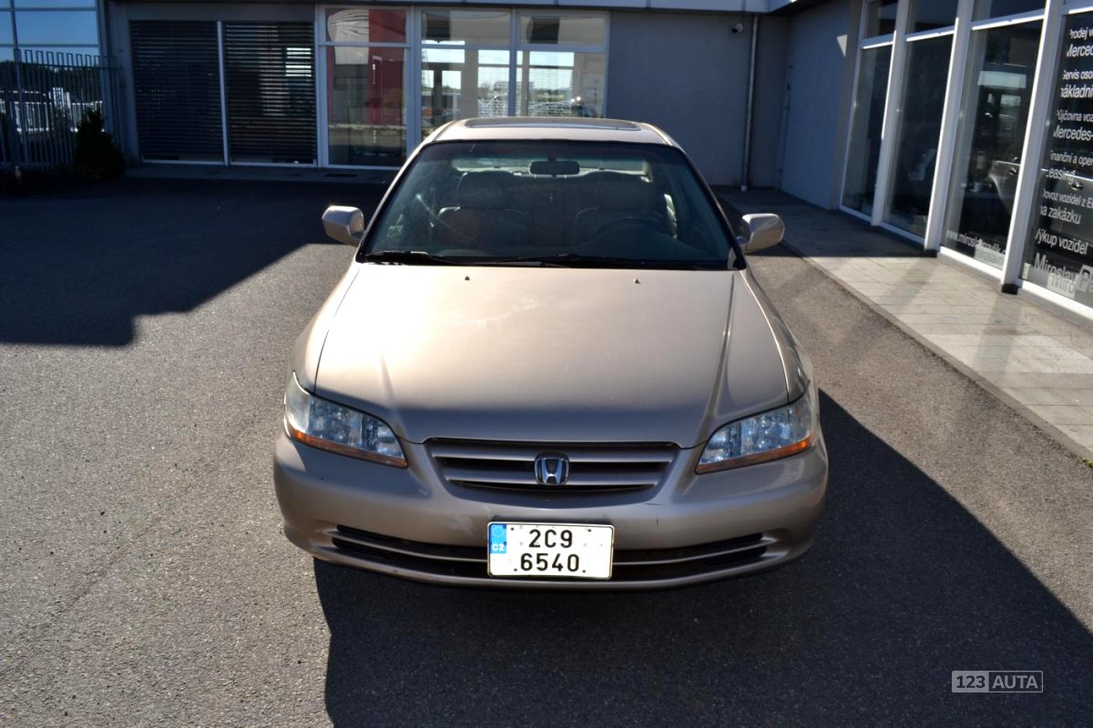 Honda Accord, 2001 - pohled č. 2
