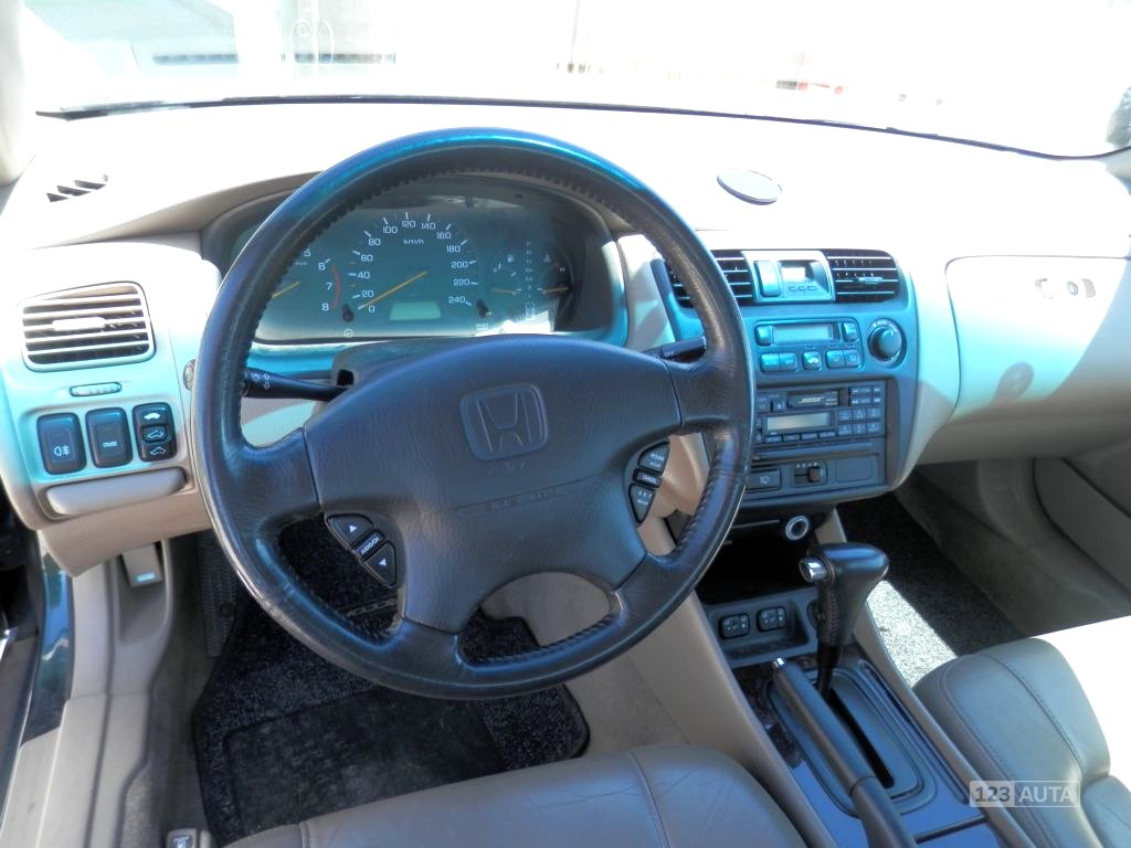 Honda Accord, 2000 - pohled č. 13