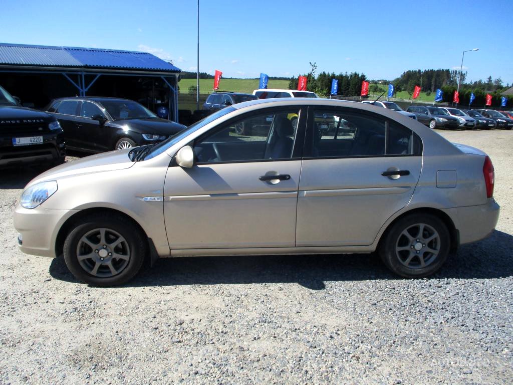 Hyundai Accent, 2010 - pohled č. 2