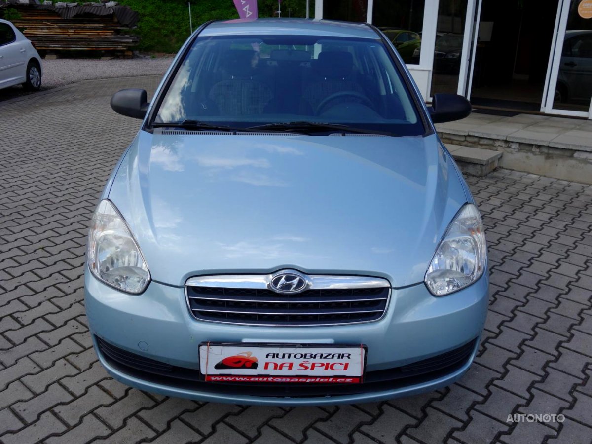 Hyundai Accent, 2010 - pohled č. 3