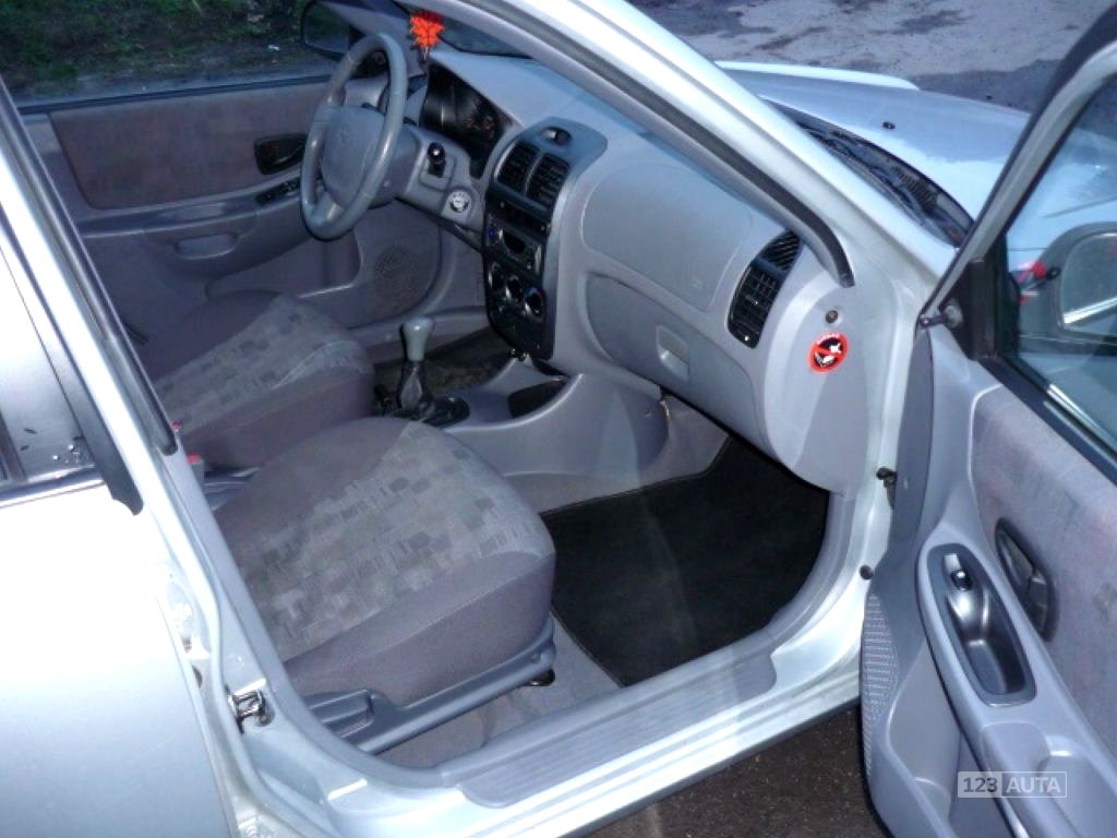 Hyundai Accent, 2004 - pohled č. 12