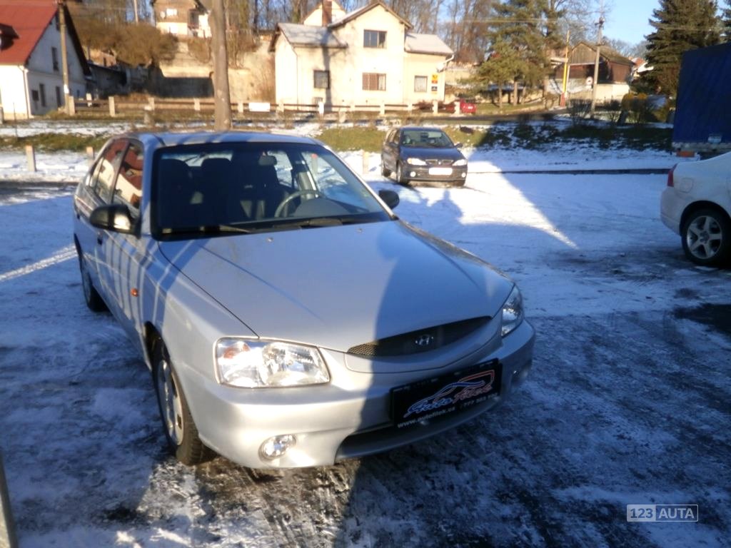 Hyundai Accent, 2001 - celkový pohled