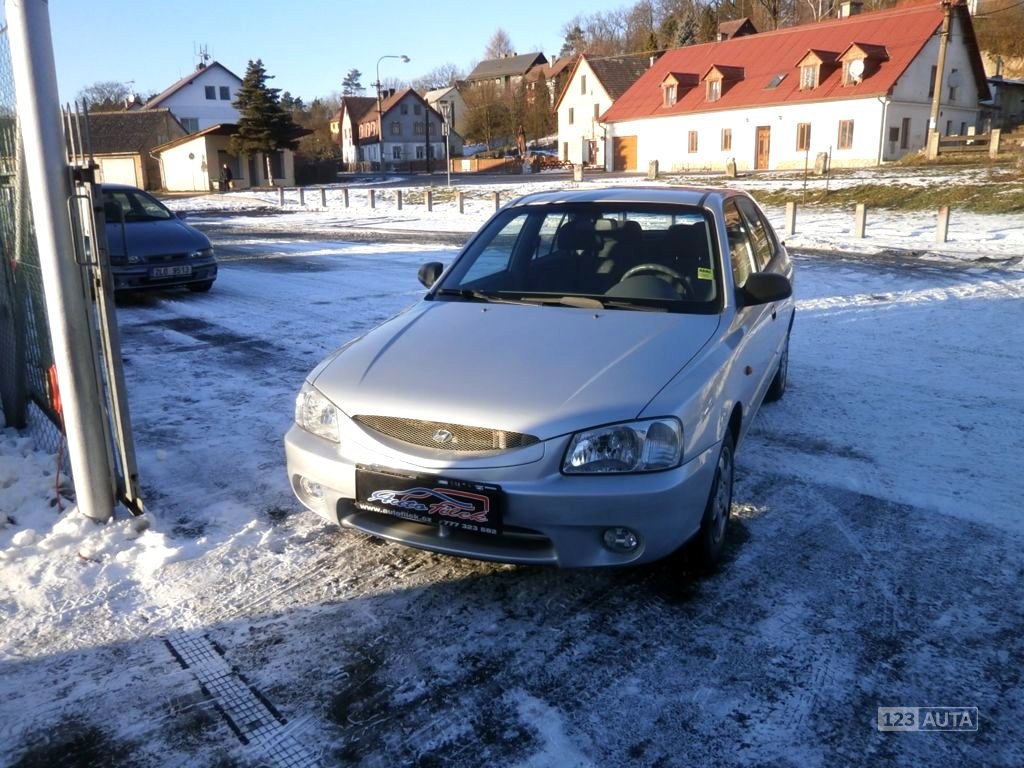 Hyundai Accent, 2001 - pohled č. 2