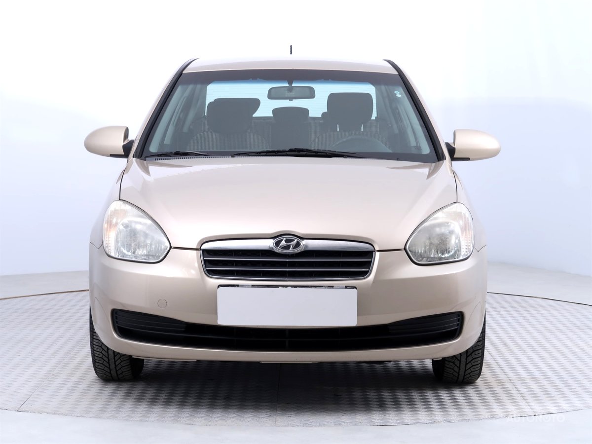 Hyundai Accent, 2010 - pohled č. 2