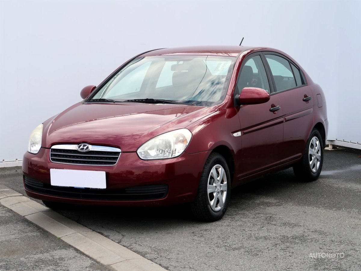Hyundai Accent, 2010 - pohled č. 3