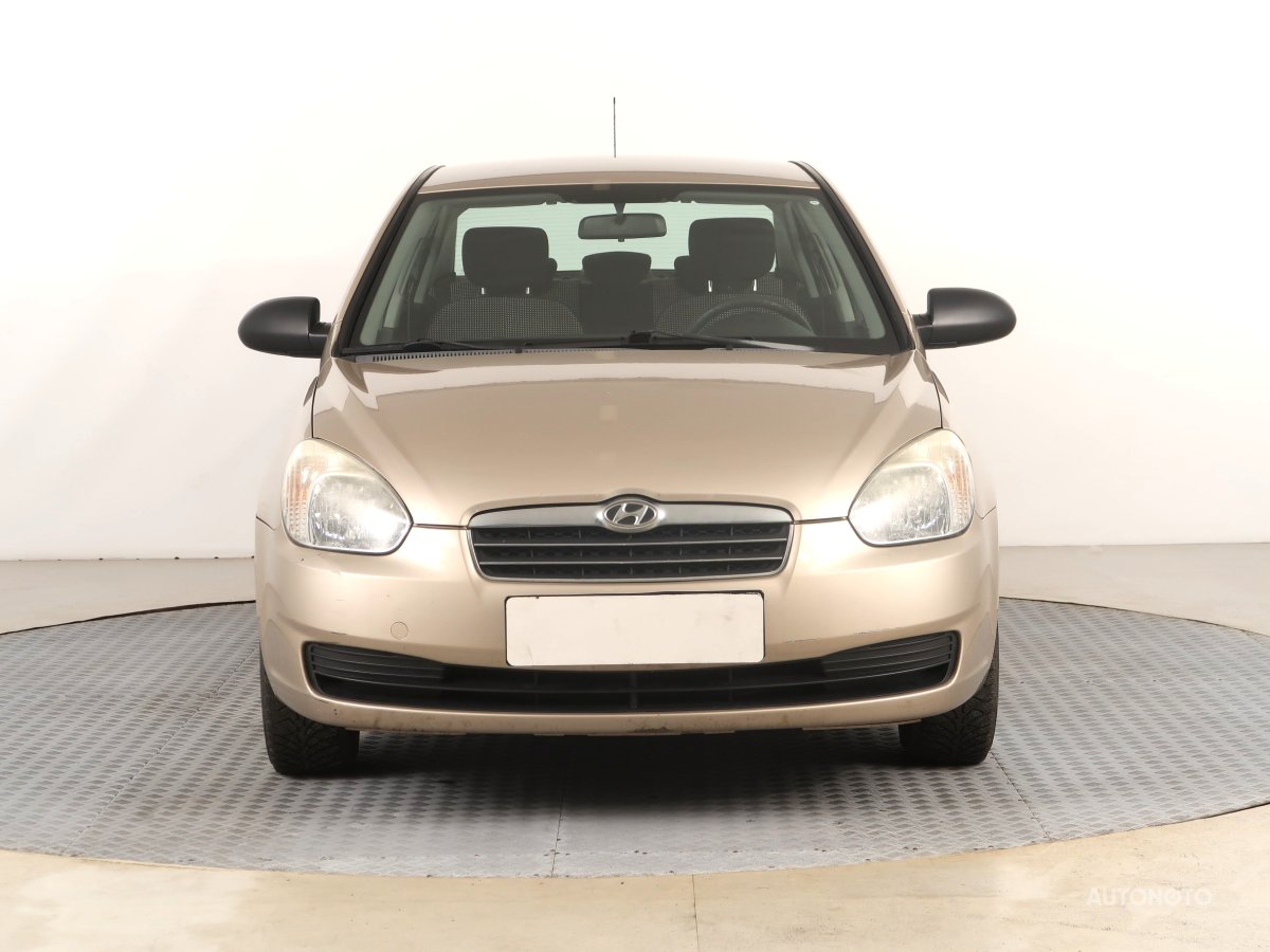 Hyundai Accent, 2010 - pohled č. 2