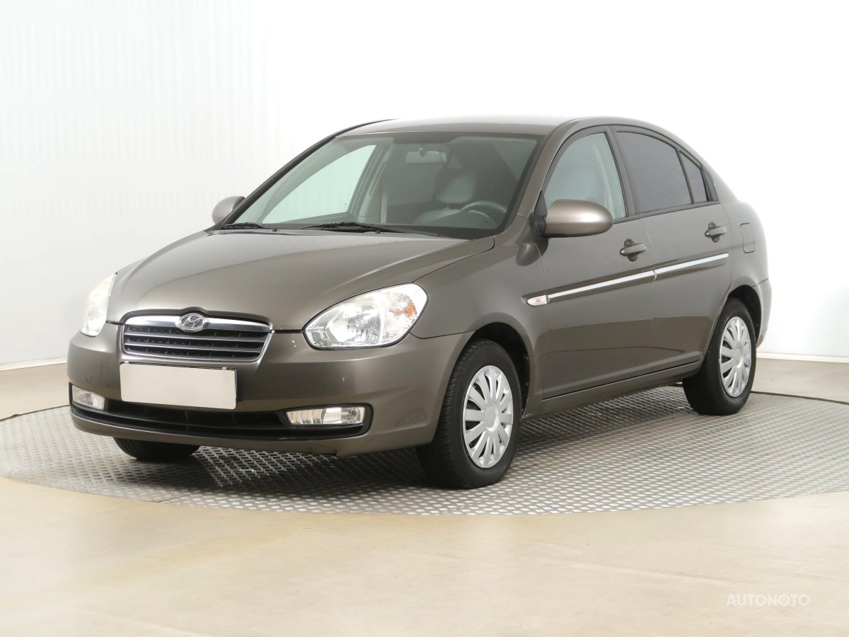 Hyundai Accent, 2010 - pohled č. 3