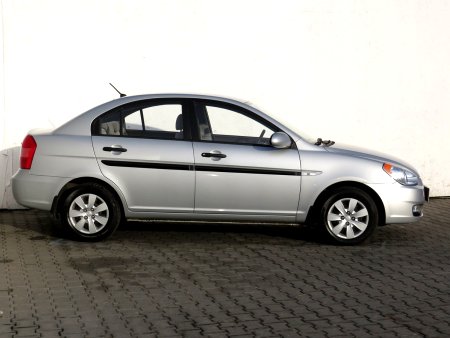 Hyundai Accent, 2009 - pohled č. 4