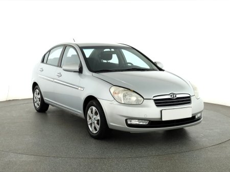 Hyundai Accent, 2010