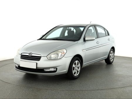 Hyundai Accent, 2010 - pohled č. 3