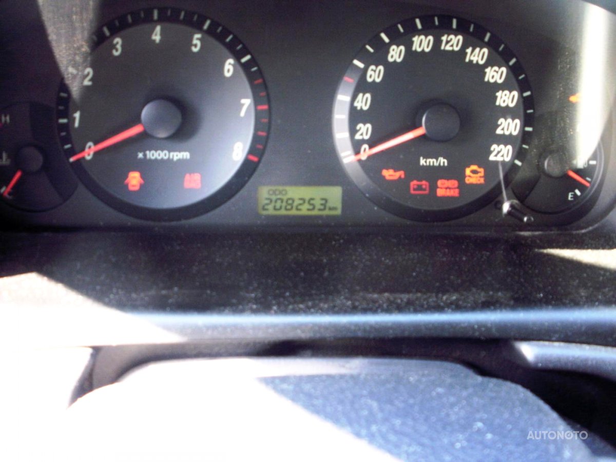 Hyundai Elantra, 2004 - pohled č. 5