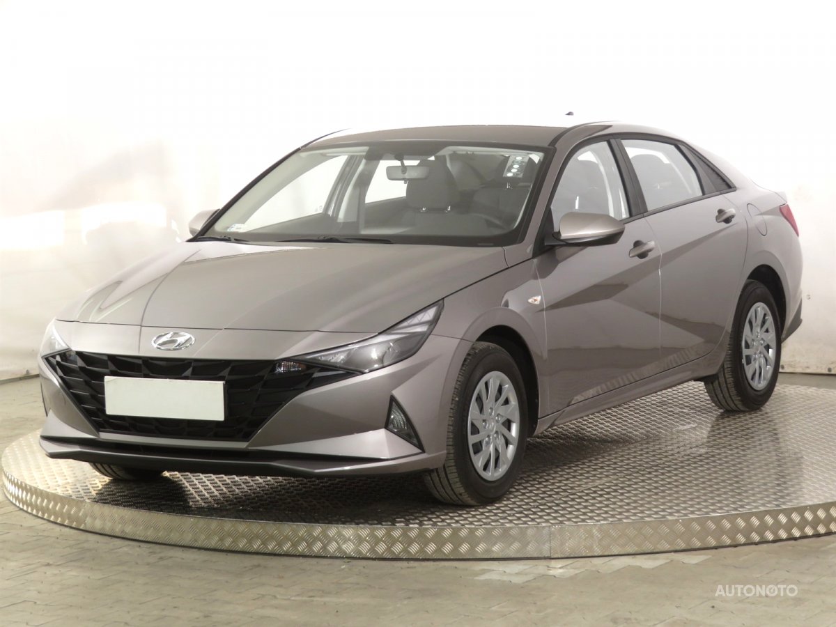 Hyundai Elantra, 2021 - pohled č. 3