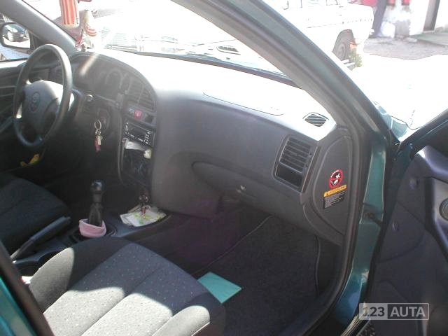 Hyundai Elantra, 2002 - pohled č. 14