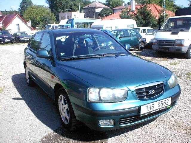 Hyundai Elantra, 2002 - pohled č. 4