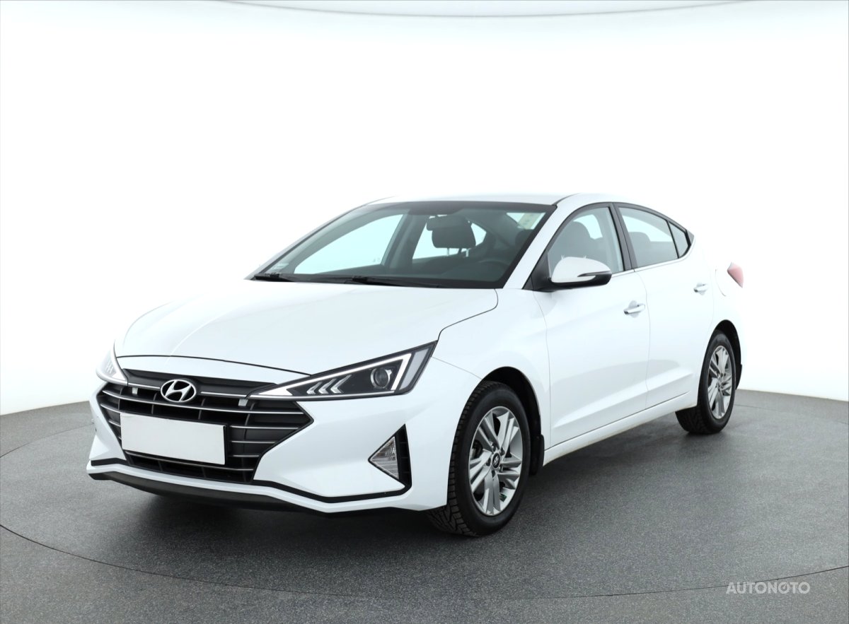 Hyundai Elantra, 2019 - pohled č. 3