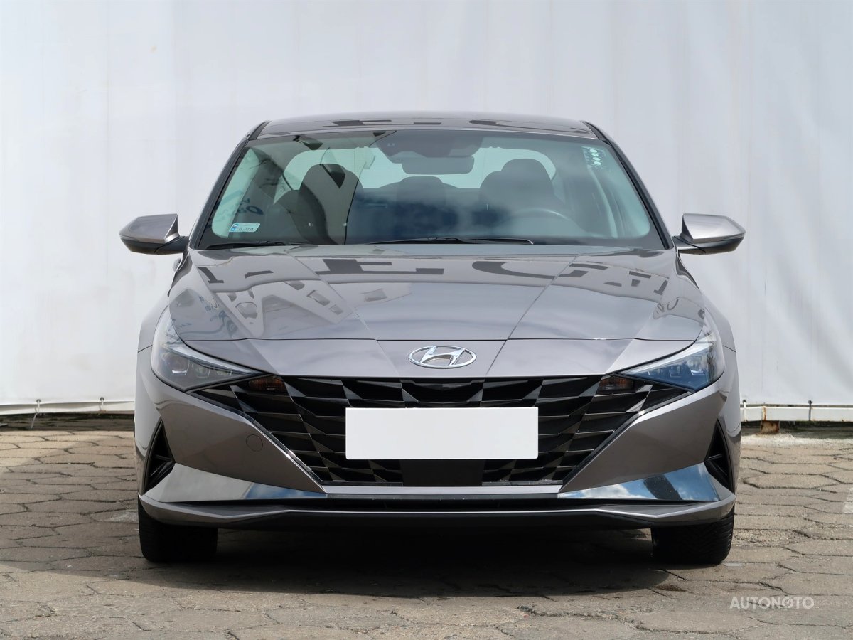 Hyundai Elantra, 2022 - pohled č. 2