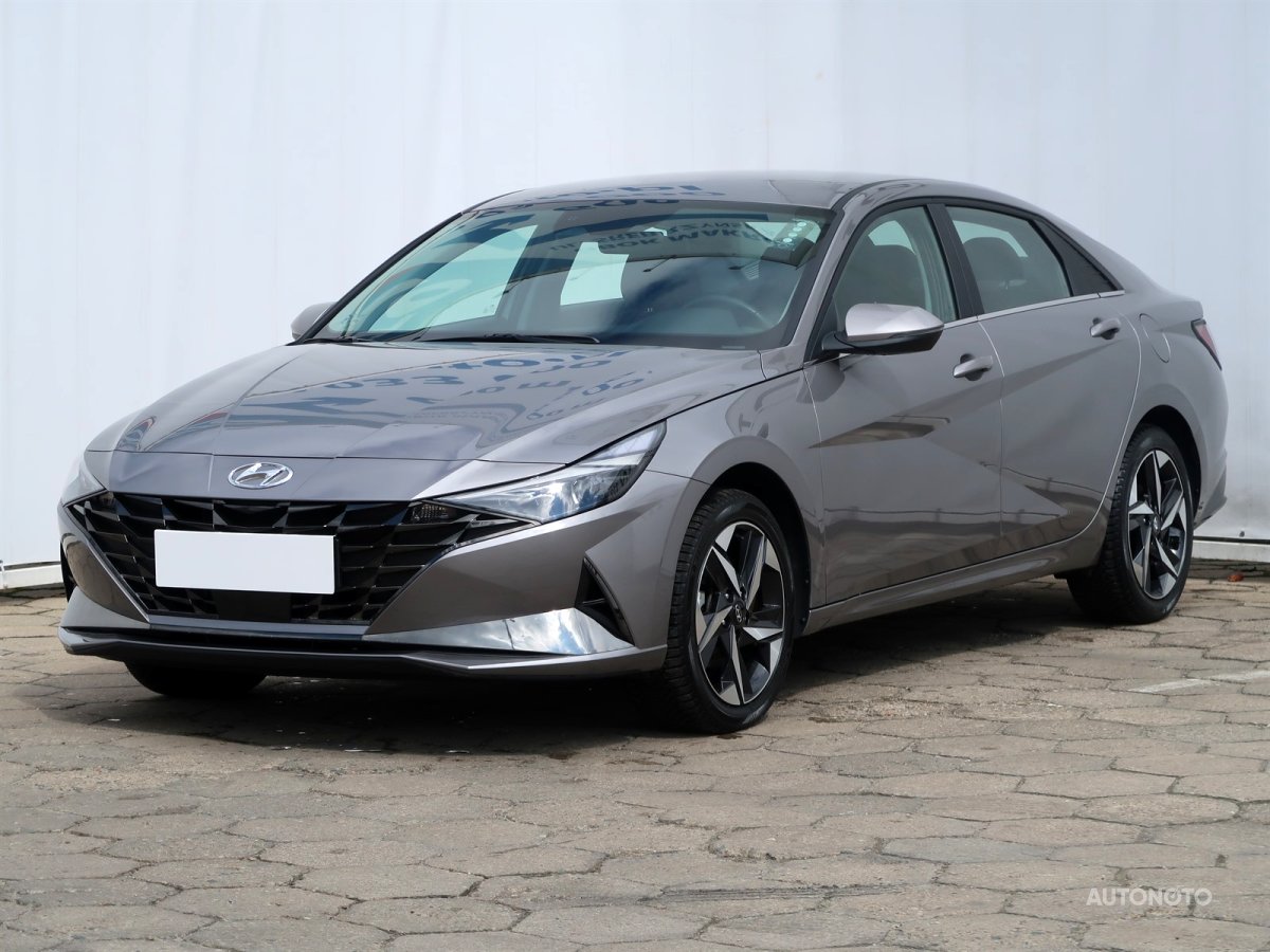 Hyundai Elantra, 2022 - pohled č. 3