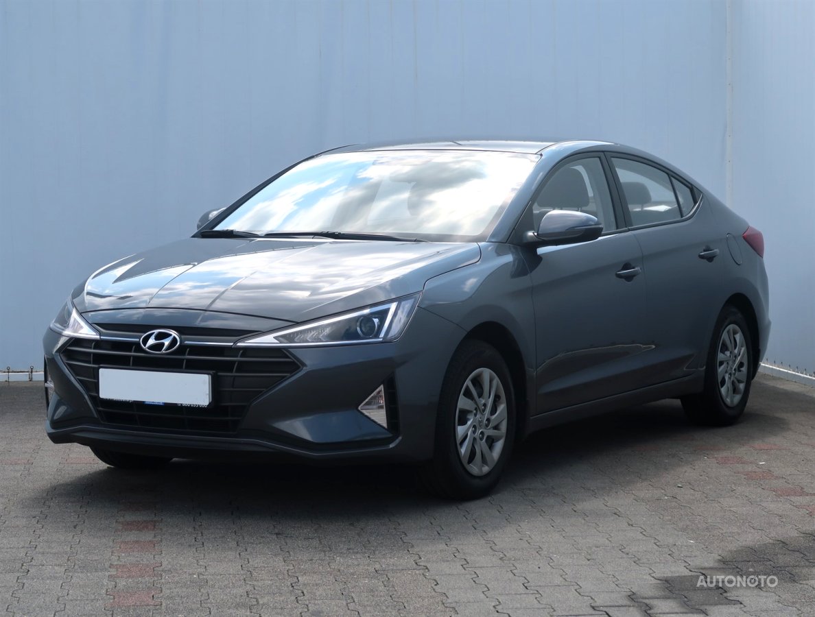 Hyundai Elantra, 2019 - pohled č. 3