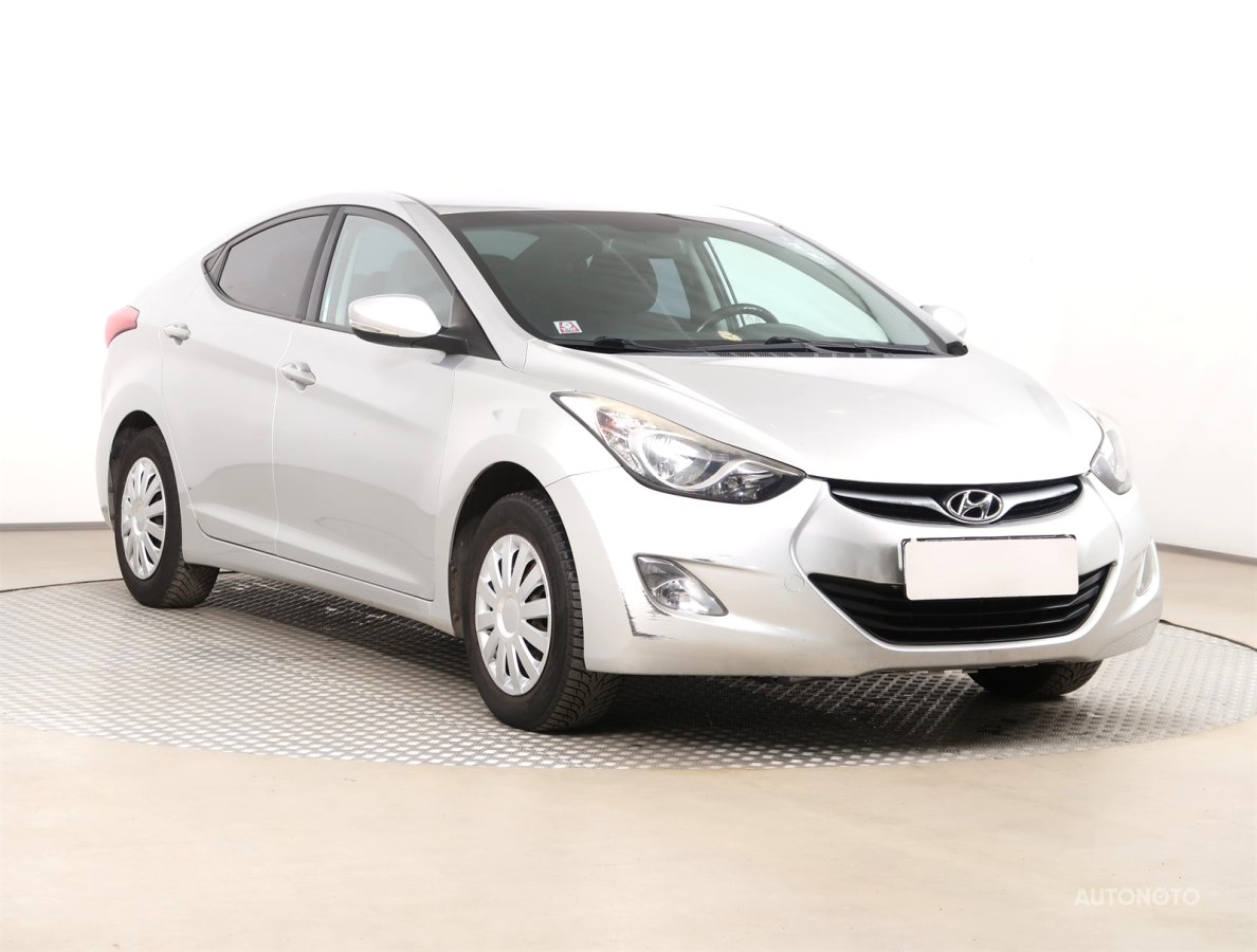 Hyundai Elantra, 2011 - celkový pohled