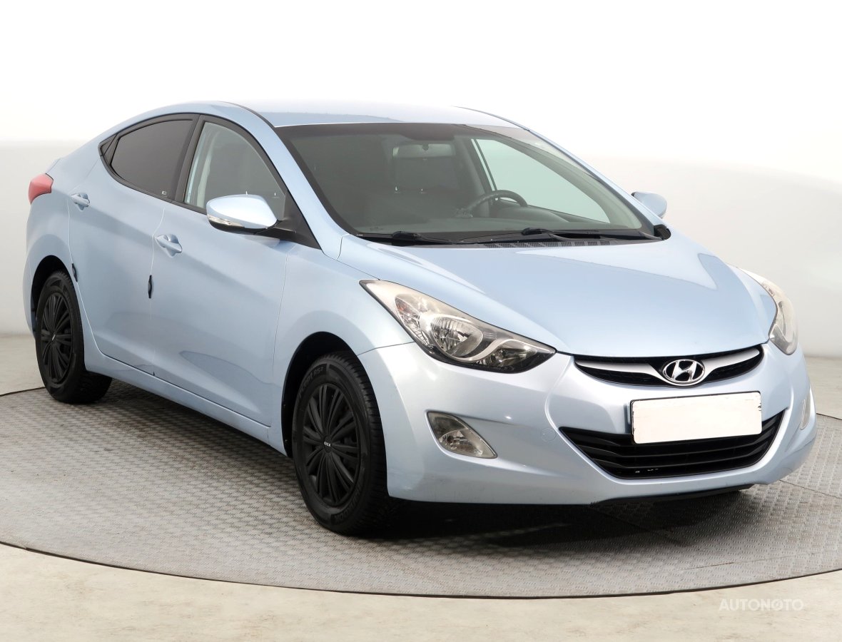Hyundai Elantra, 2011 - celkový pohled