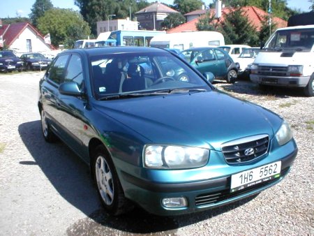 Hyundai Elantra, 2002 - pohled č. 4
