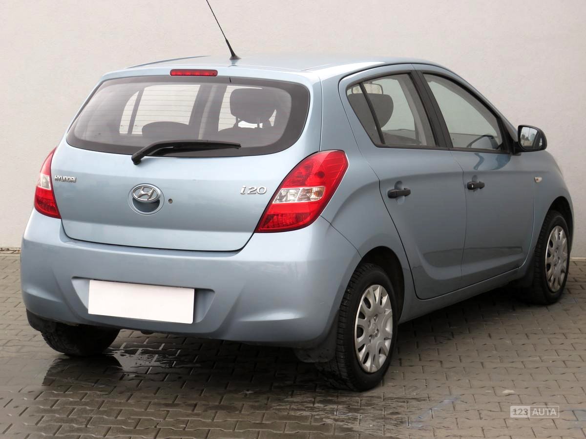 Hyundai i20, 2010 - pohled č. 5