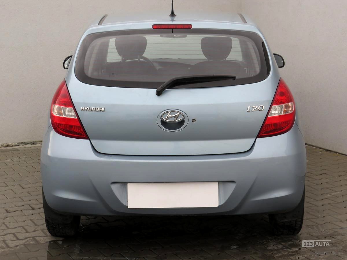 Hyundai i20, 2010 - pohled č. 6