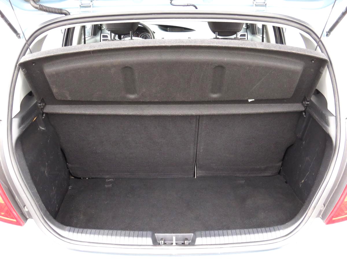 Hyundai i20, 2010 - pohled č. 9