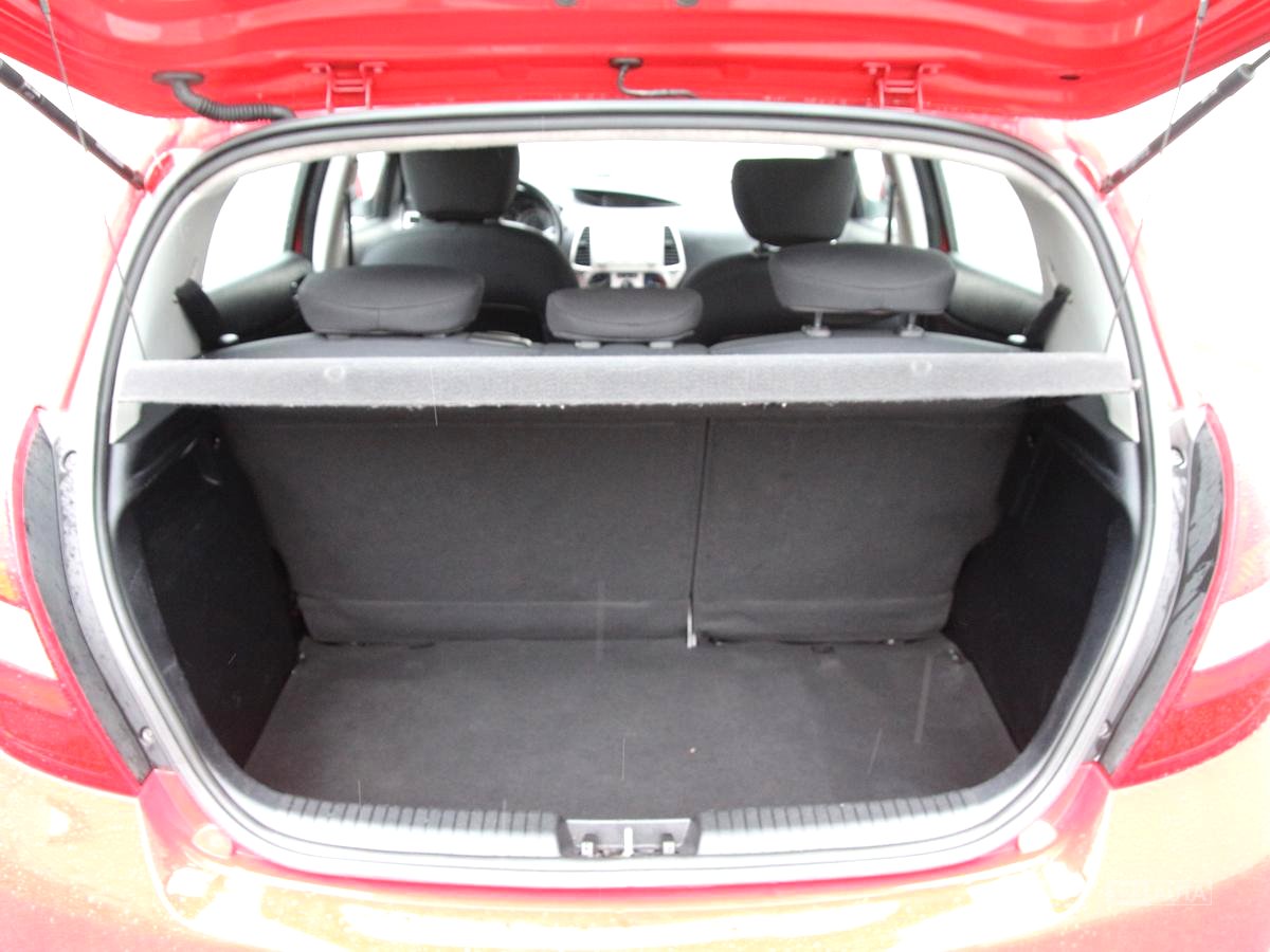Hyundai i20, 2010 - pohled č. 10