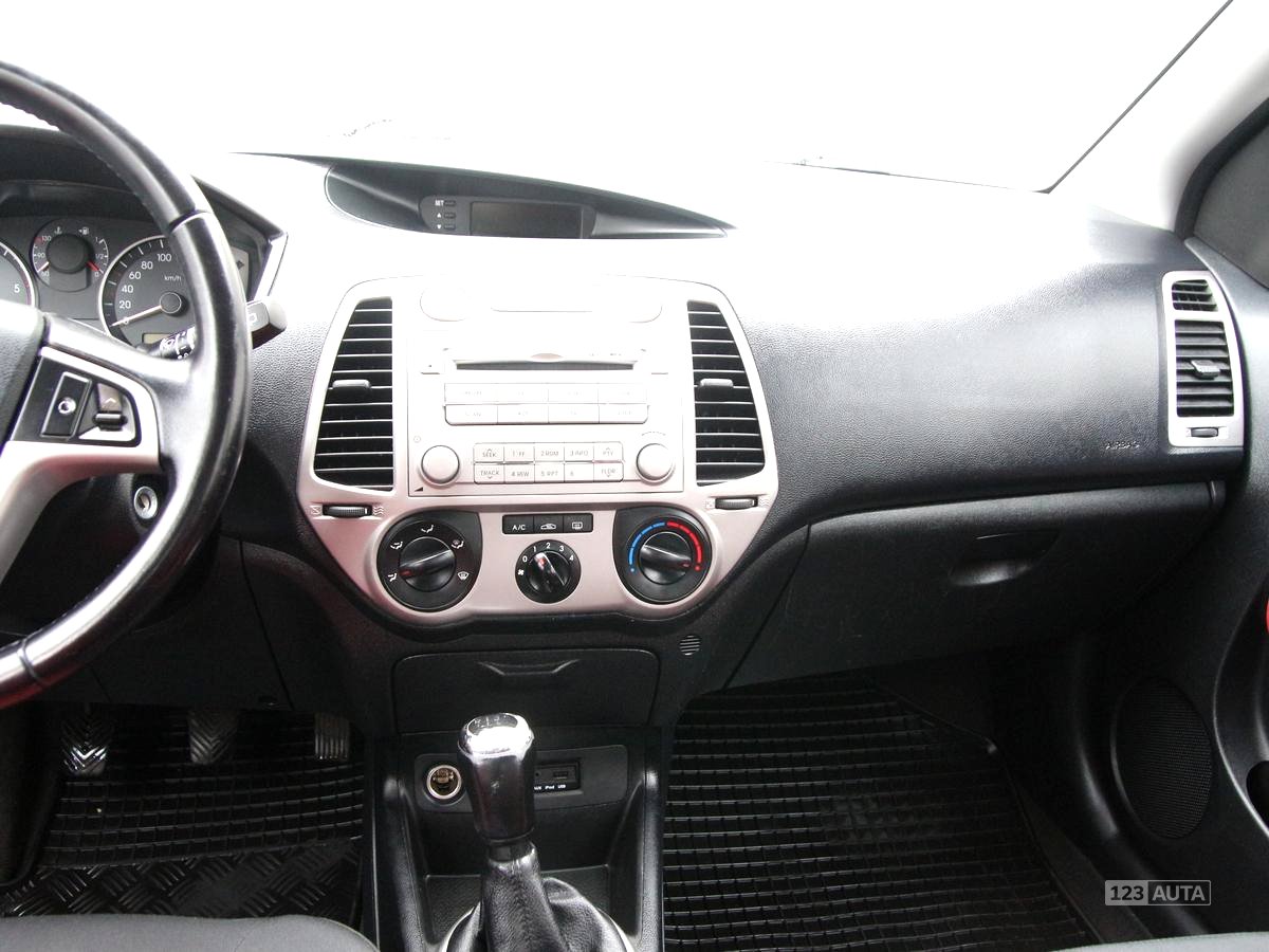 Hyundai i20, 2010 - pohled č. 12
