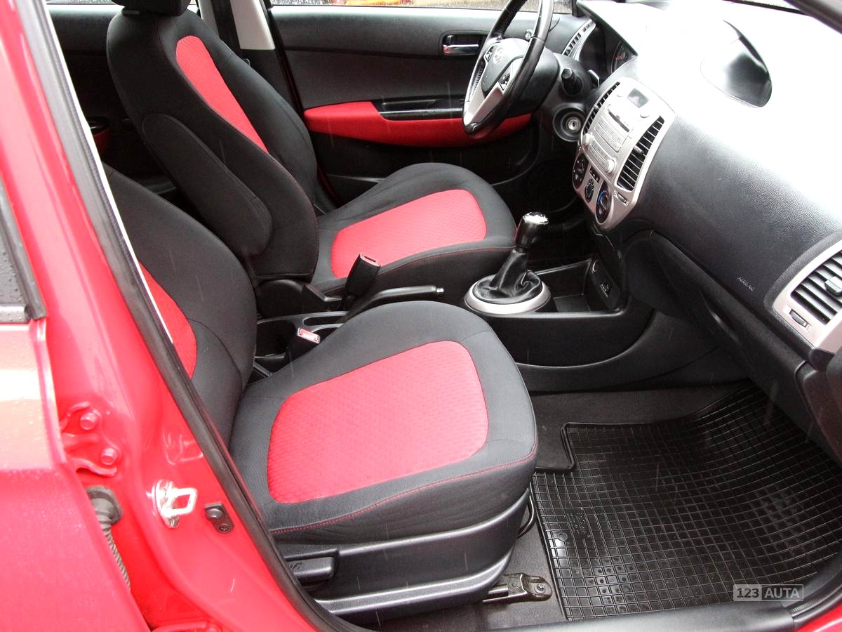 Hyundai i20, 2010 - pohled č. 15