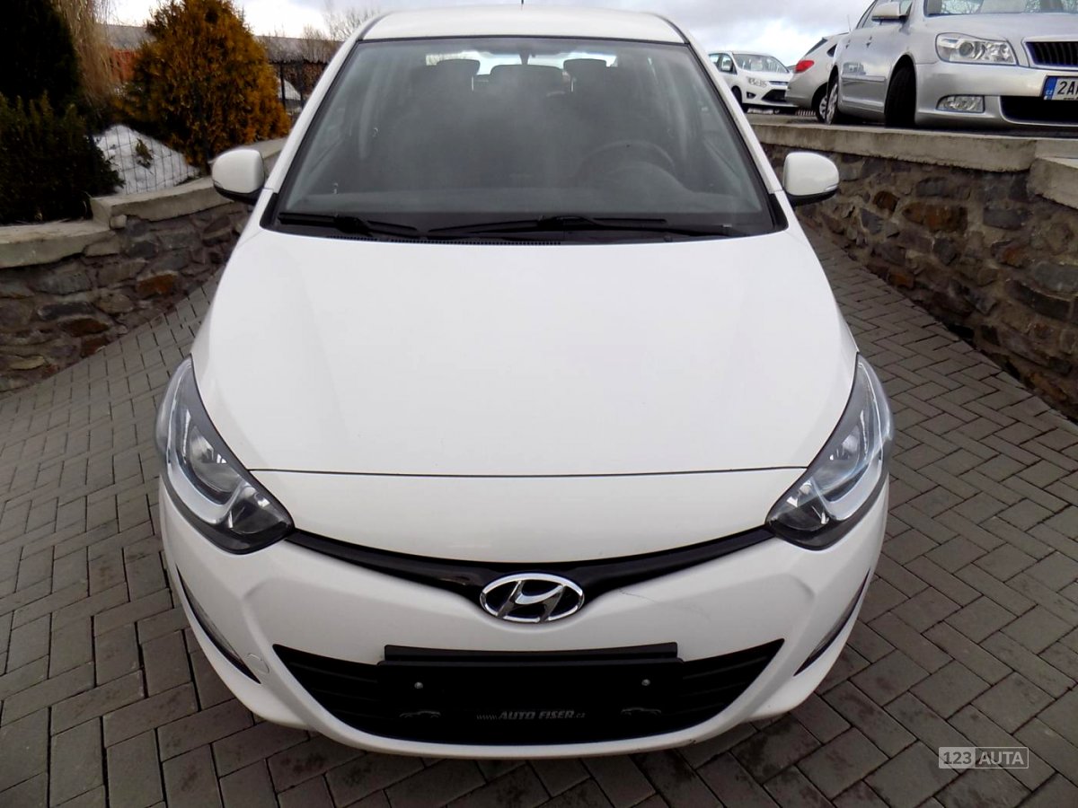 Hyundai i20, 2013 - pohled č. 2