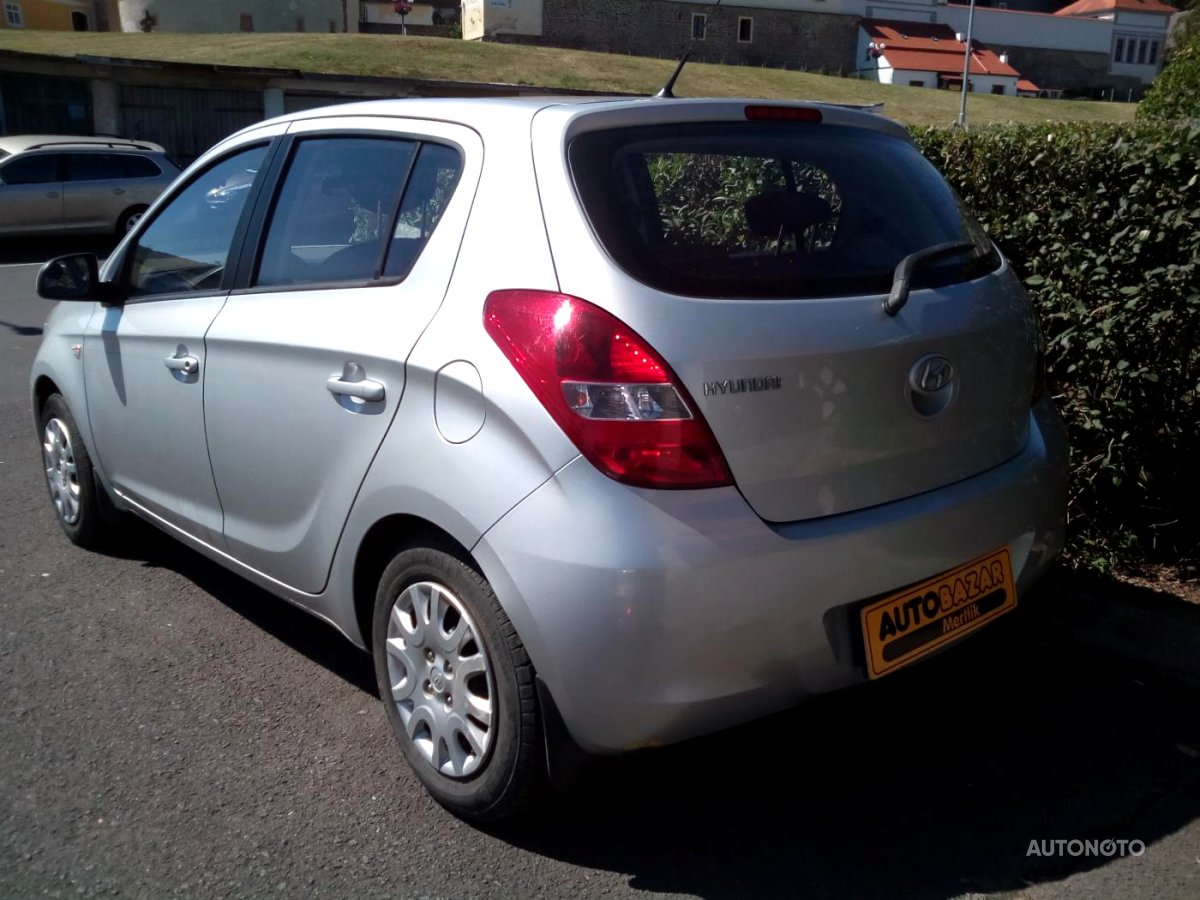 Hyundai i20, 2012 - pohled č. 3