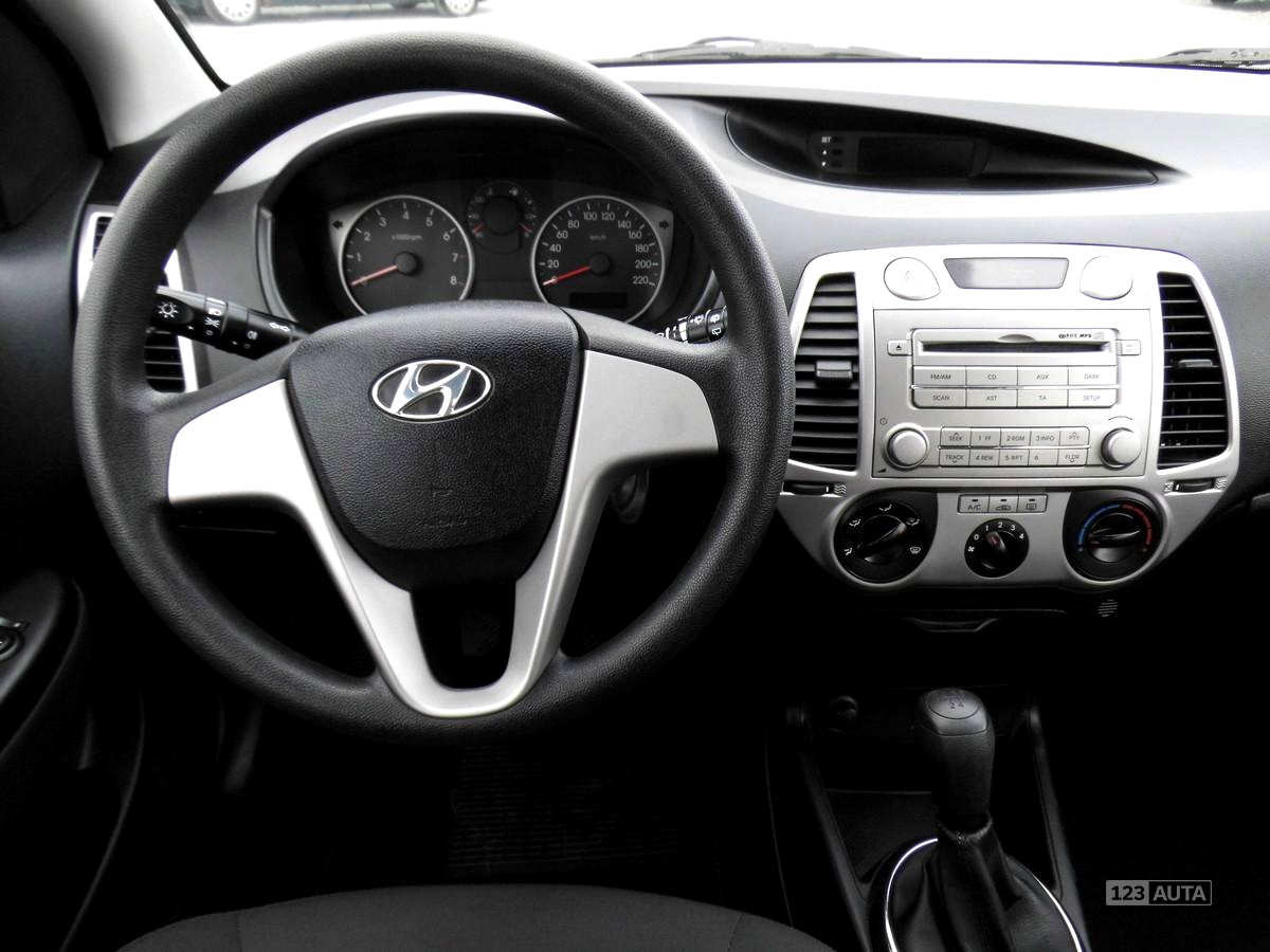 Hyundai i20, 2011 - pohled č. 12