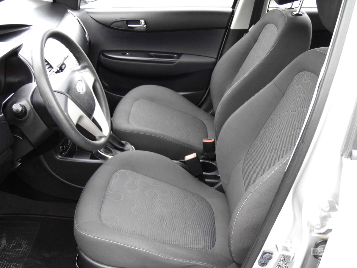 Hyundai i20, 2011 - pohled č. 14