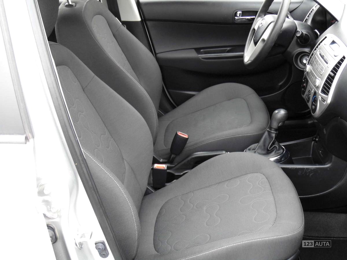 Hyundai i20, 2011 - pohled č. 16