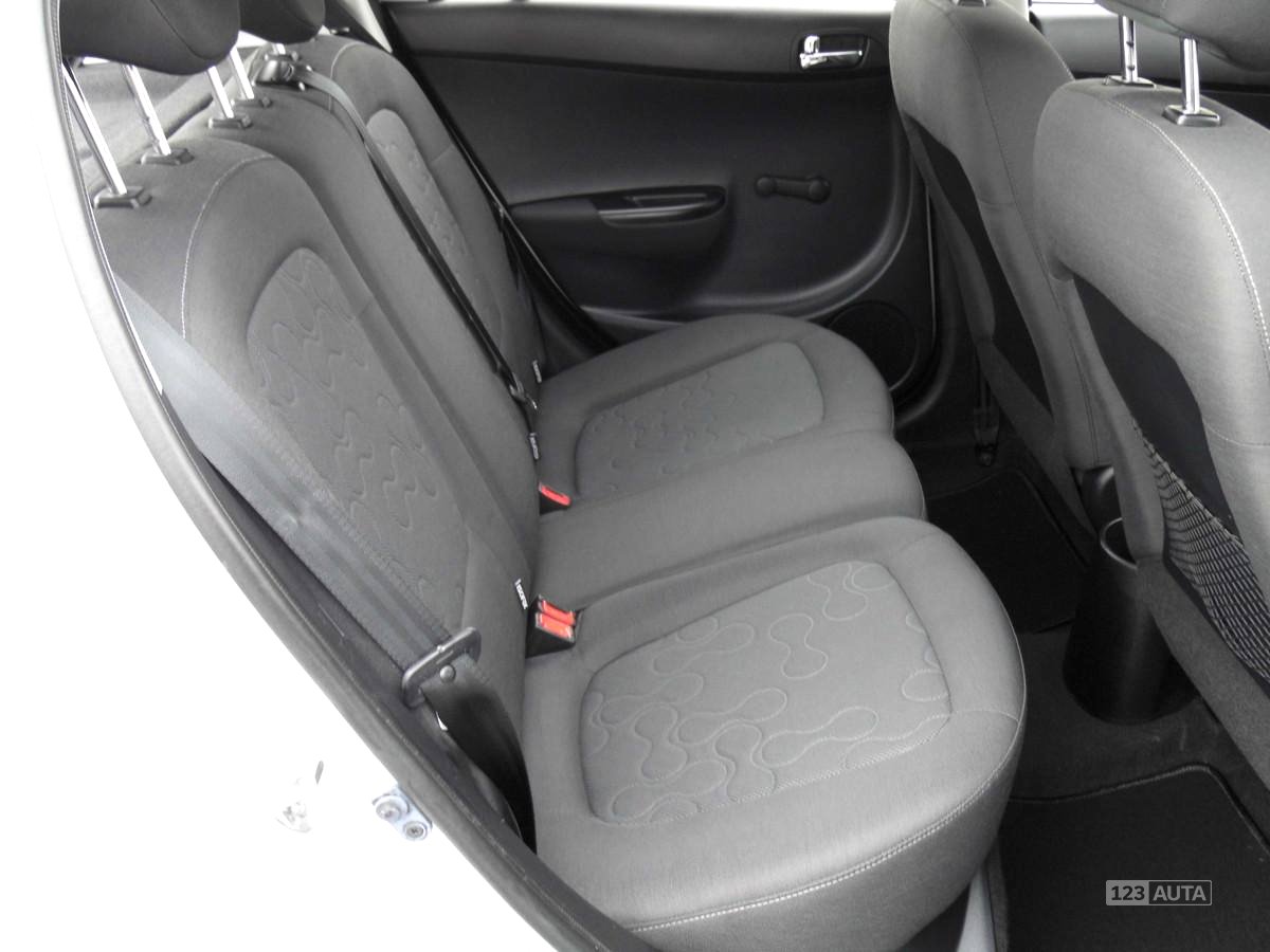 Hyundai i20, 2011 - pohled č. 17