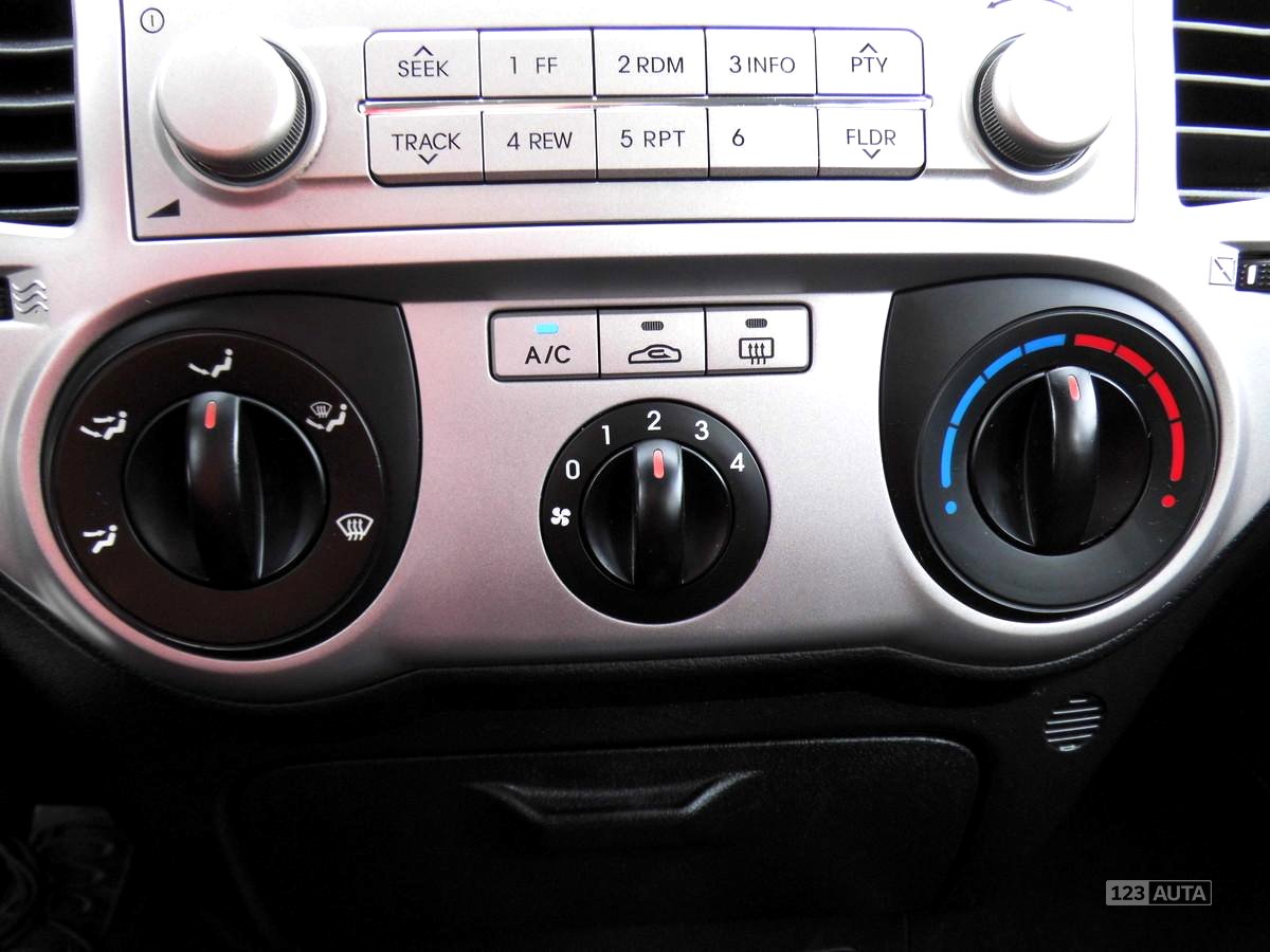 Hyundai i20, 2011 - pohled č. 18