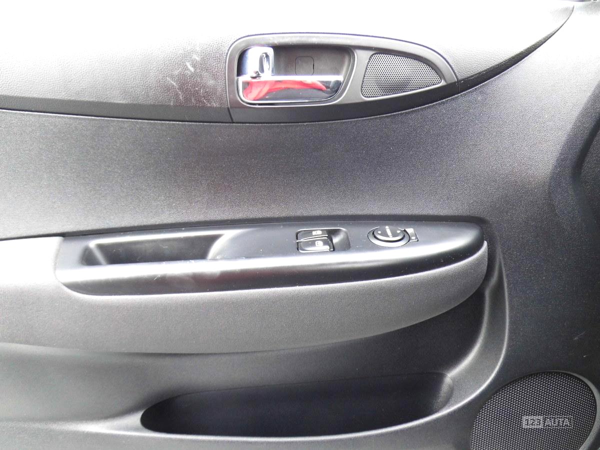 Hyundai i20, 2011 - pohled č. 21