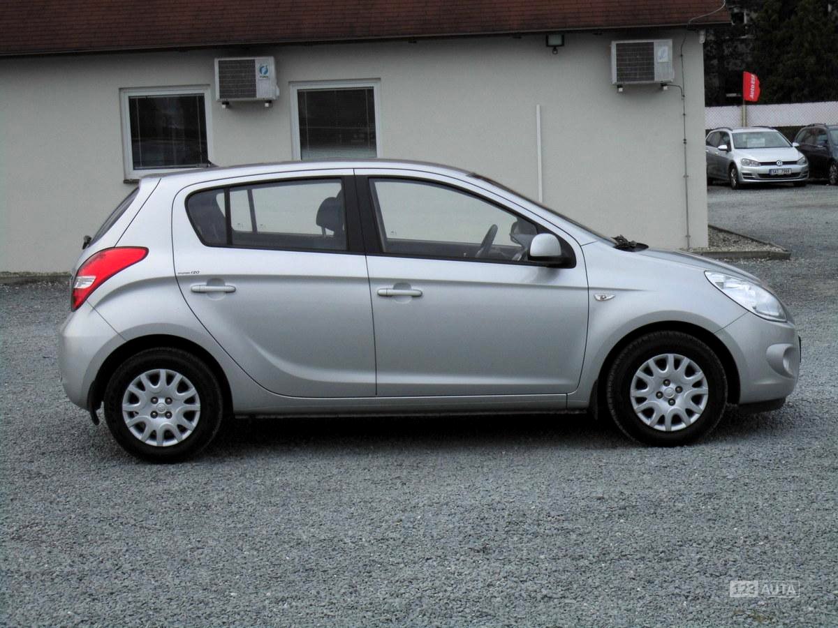 Hyundai i20, 2011 - pohled č. 4
