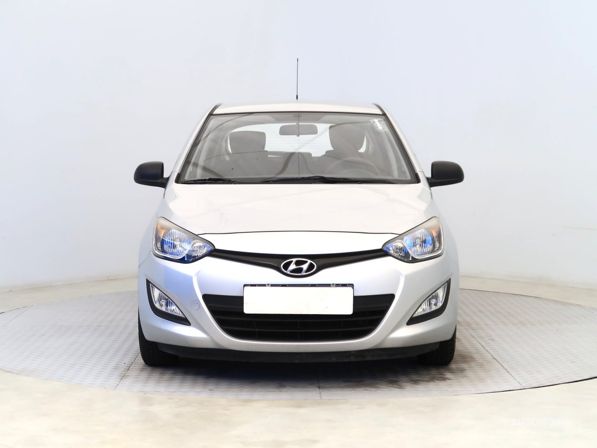 Hyundai i20, 2013 - pohled č. 2