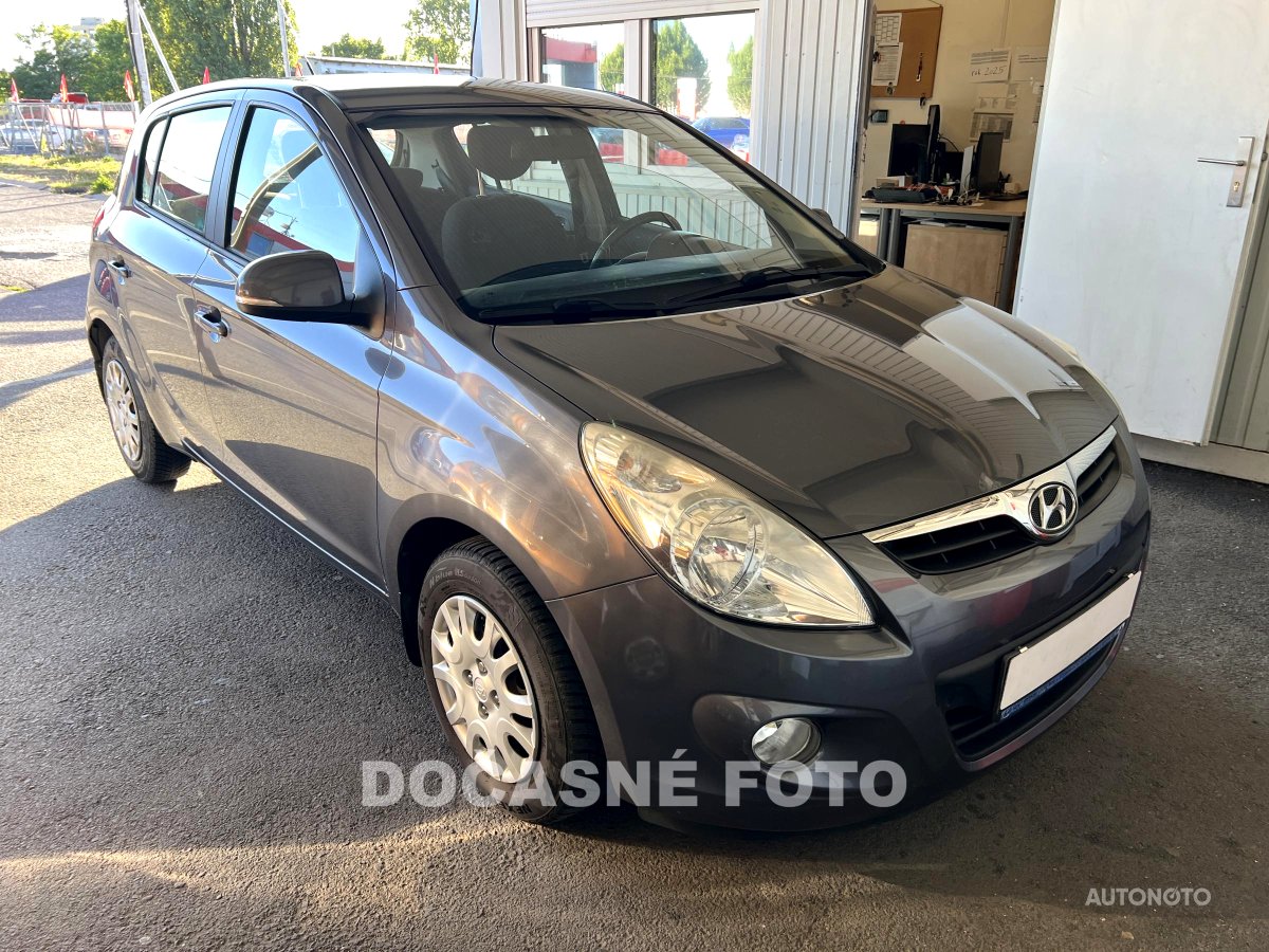 Hyundai i20, 2011 - celkový pohled