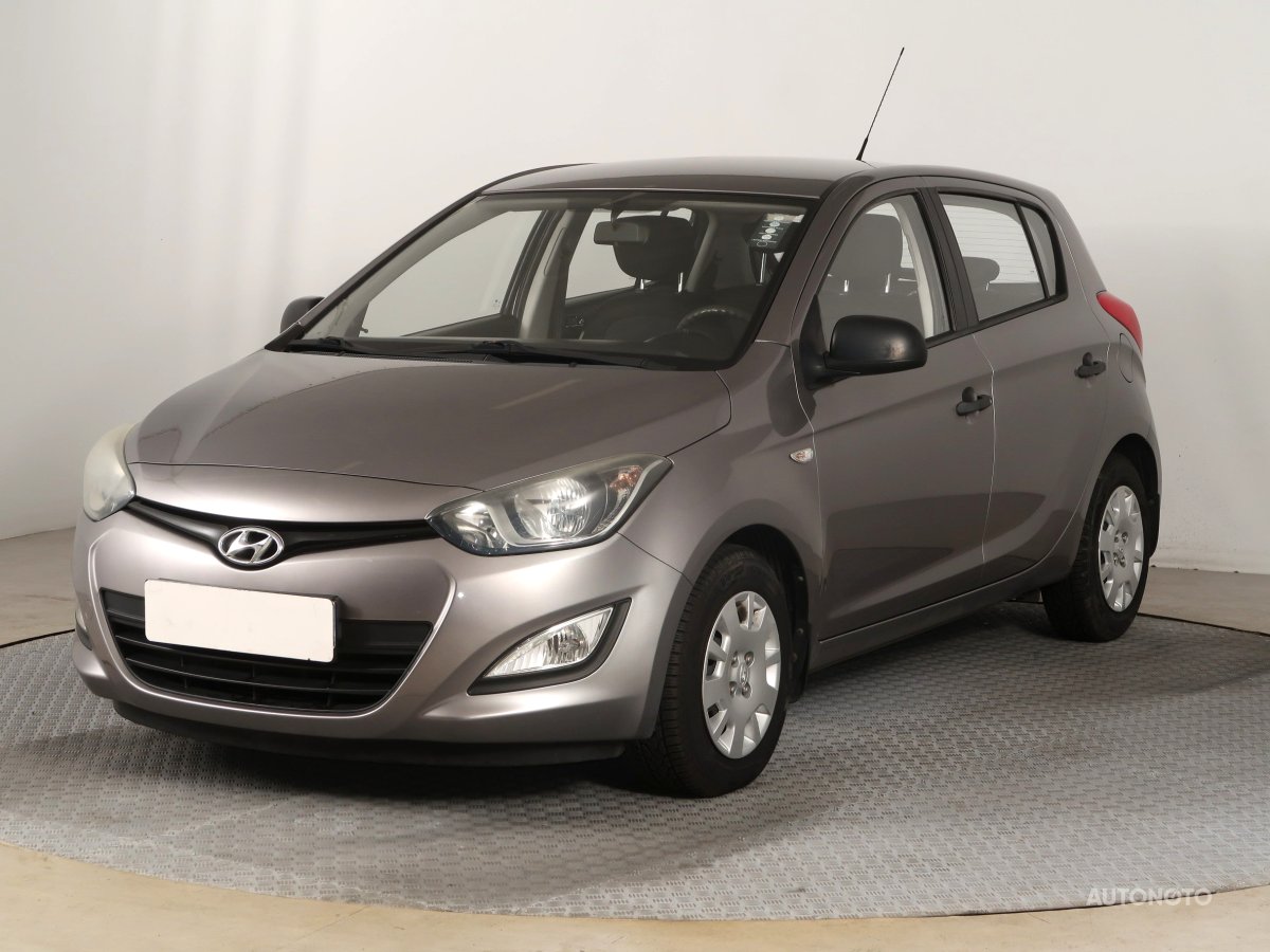 Hyundai i20, 2013 - pohled č. 3