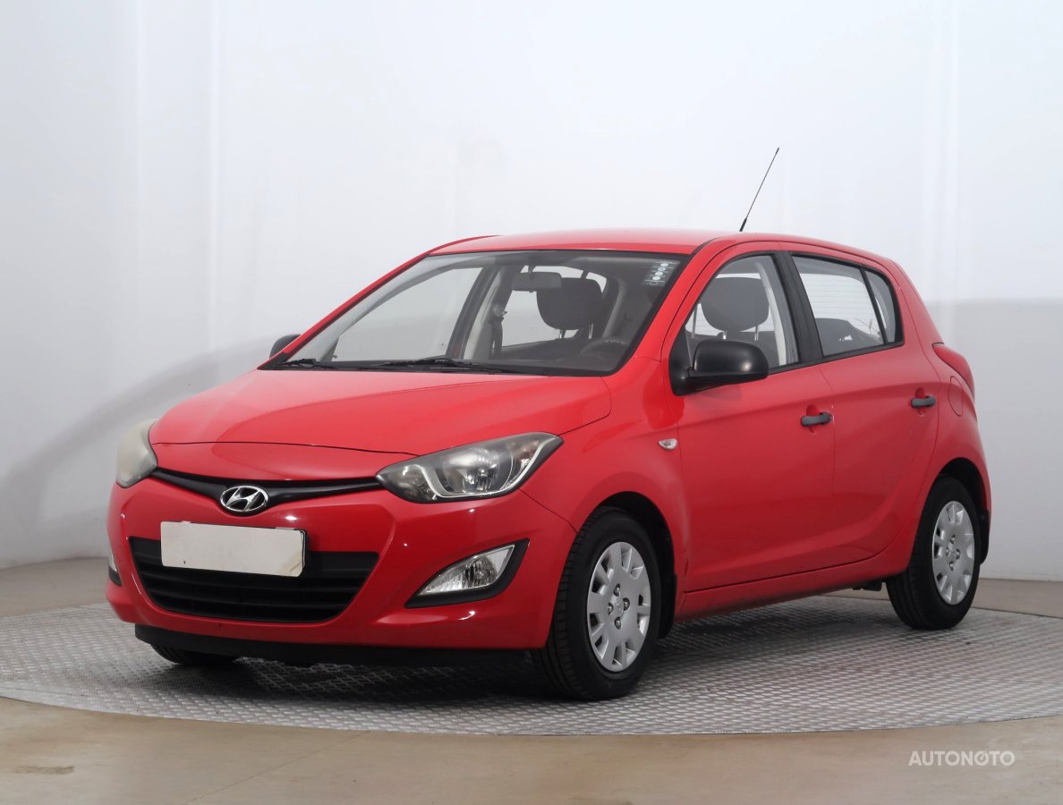 Hyundai i20, 2013 - pohled č. 3