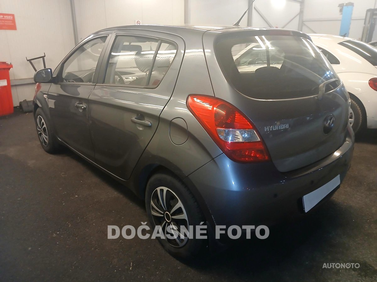 Hyundai i20, 2012 - pohled č. 2
