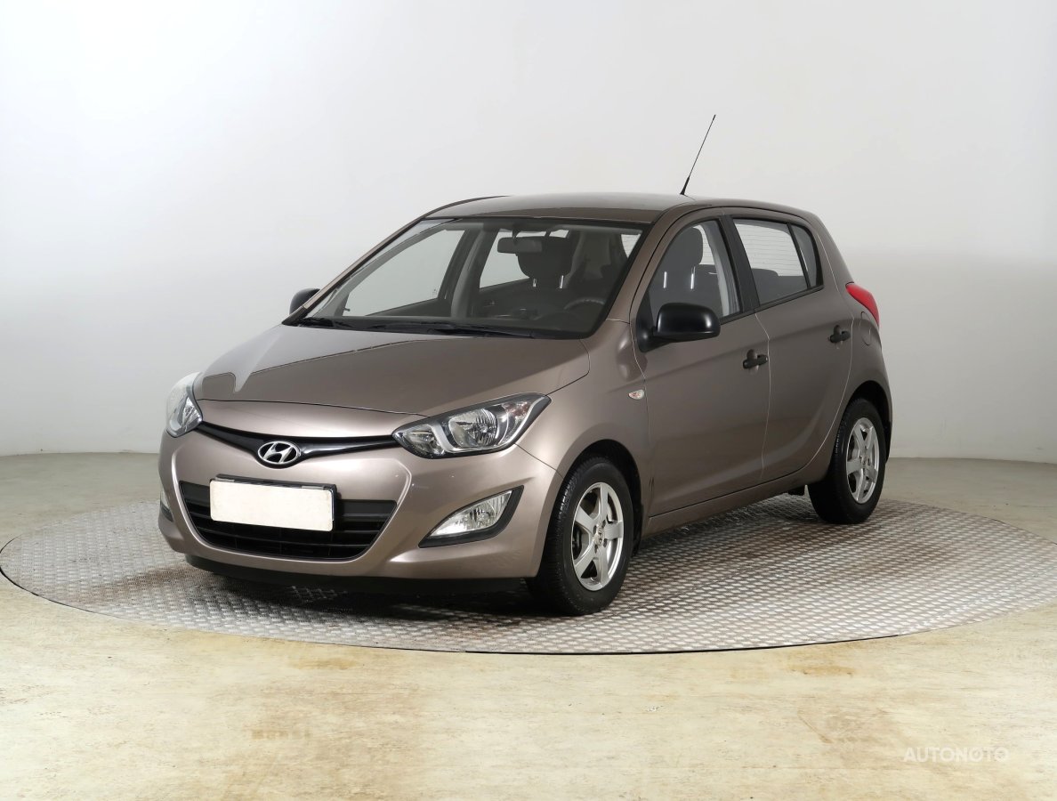 Hyundai i20, 2013 - pohled č. 3