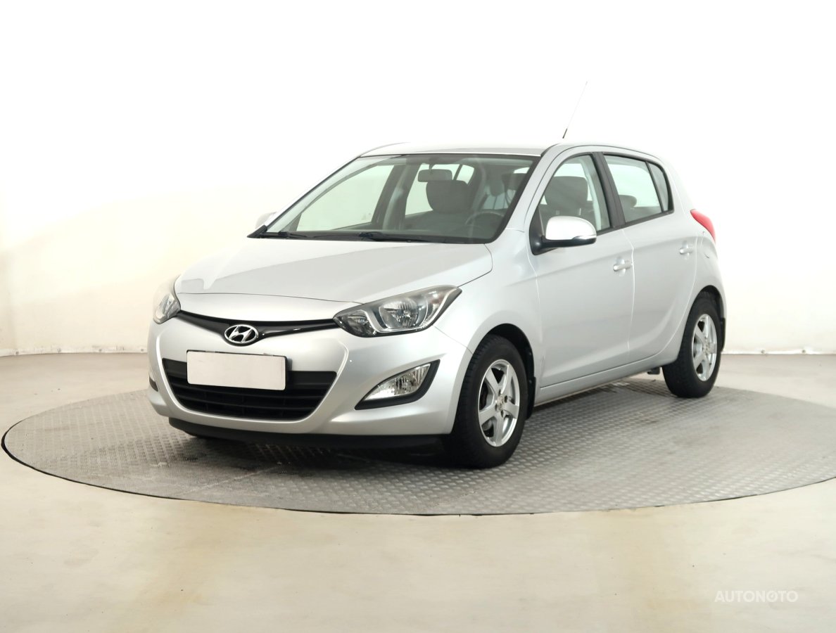 Hyundai i20, 2013 - pohled č. 3