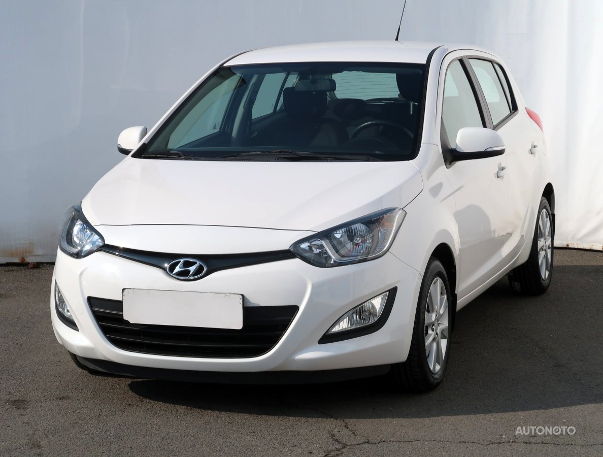 Hyundai i20, 2013 - pohled č. 3