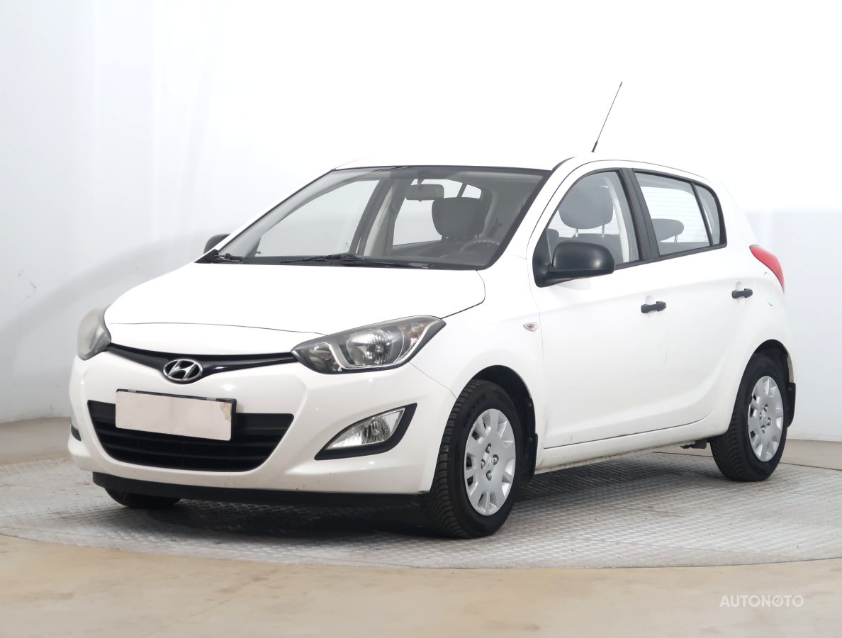 Hyundai i20, 2013 - pohled č. 3